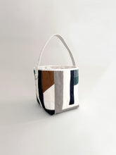 Load image into Gallery viewer, No.47 PATCHWORK BUCKET TOTE
