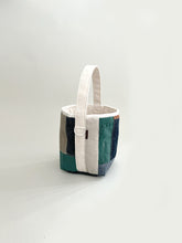 Load image into Gallery viewer, No.47 SMALL PATCHWORK BUCKET TOTE
